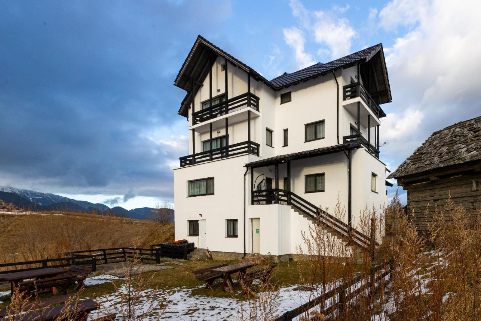 Vila Luca-Hotel Şirnea Zewnętrze zdjęcie